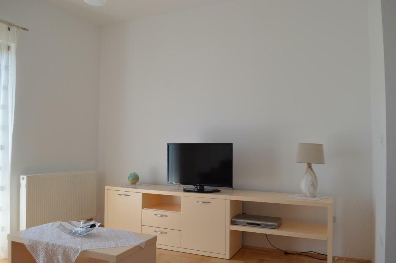 Apartmani Mila Sukošan Exterior foto