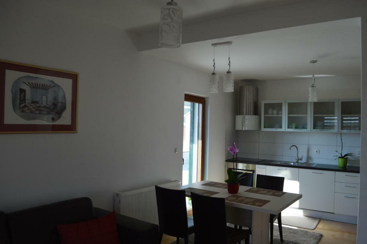 Apartmani Mila Sukošan Exterior foto