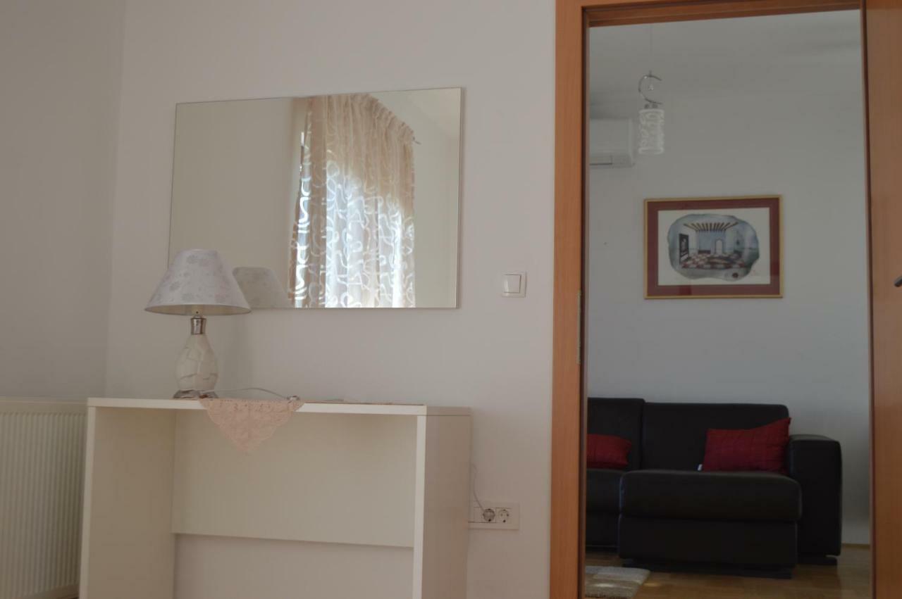 Apartmani Mila Sukošan Exterior foto