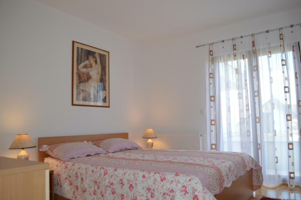Apartmani Mila Sukošan Exterior foto