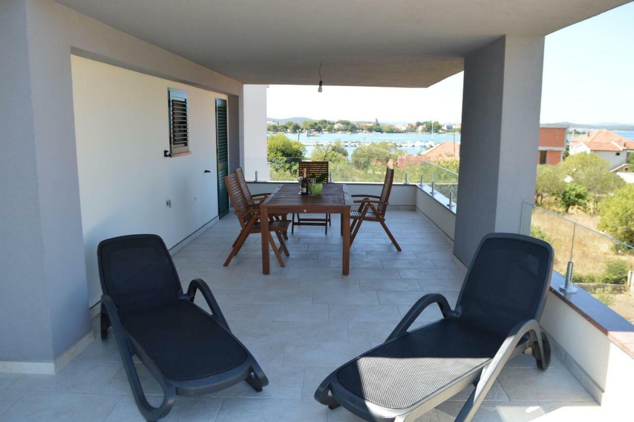 Apartmani Mila Sukošan Exterior foto